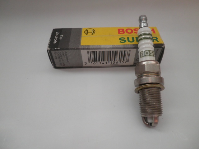 8x Bosch F7LTCR Zündkerze 0241235697 passend für AUDI VW TOYOTA